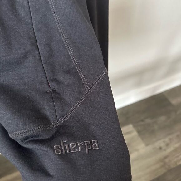 WOMENS SHERPA ADVENTURE GEAR JACKET SIZE MEDIUM - Picture 3 of 4